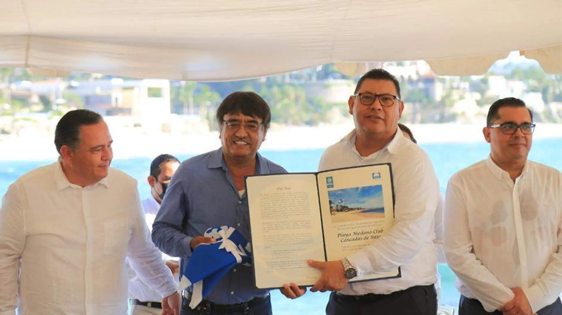 PLaya blue flag Los Cabos